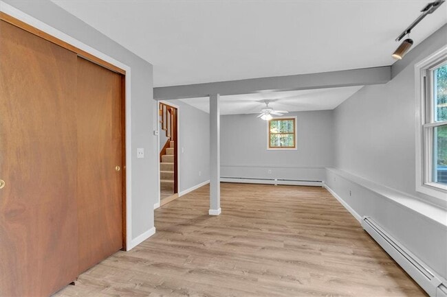 Building Photo - 367 Plain Meeting House Rd