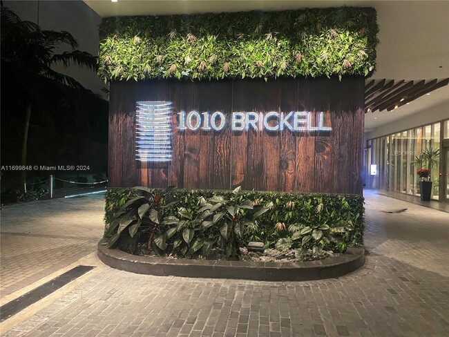 Building Photo - 1010 Brickell Ave