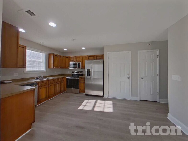 Building Photo - 131 Mews Ct