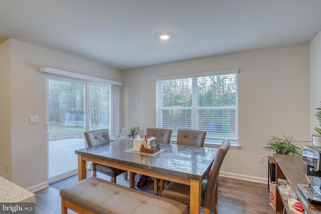 Building Photo - 124 Currant Cir