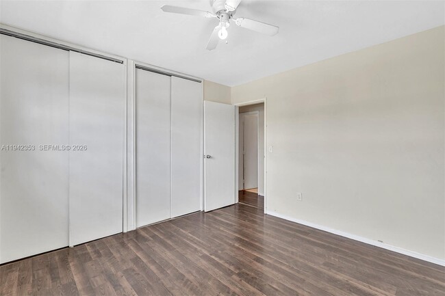 Building Photo - 1451 NE 170th St