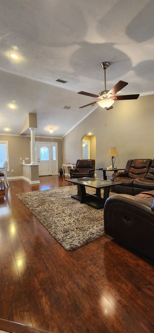 Building Photo - Beautiful 3BR/2BA Home with Oversized Garage on 1 Acre in a Peaceful Country Setting