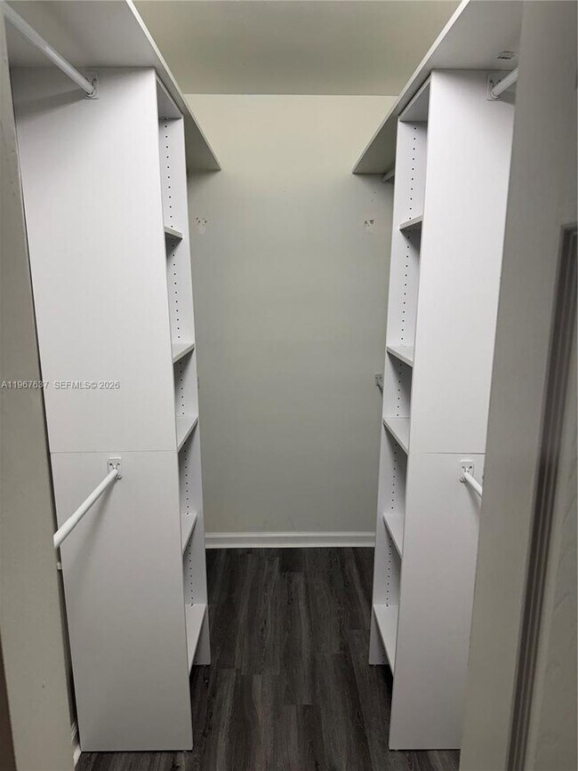 Building Photo - 129 San Remo Blvd