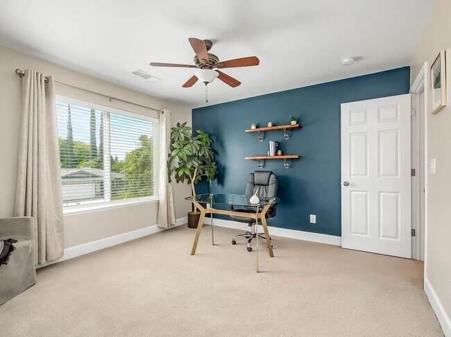 Building Photo - Beautifully Updated North Fresno 3/3