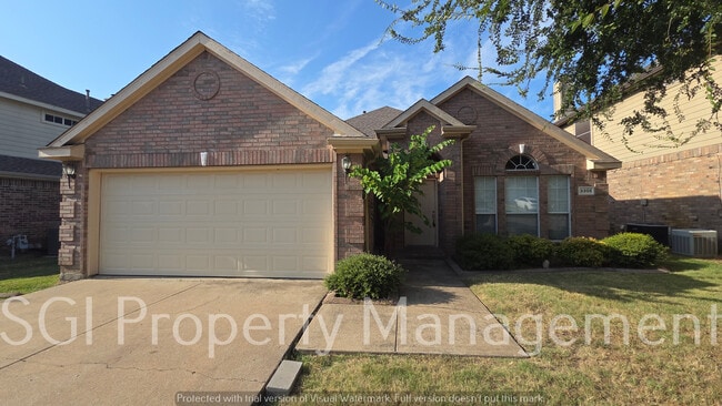 Building Photo - 3305 Woodbluff Ln