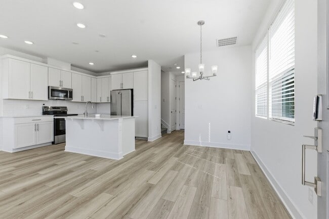 Building Photo - 320 Lynwood Station Blvd