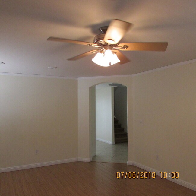 Building Photo - Adorable 2 Story Home!