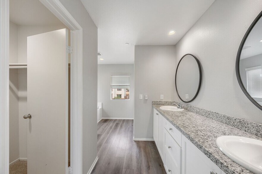 Building Photo - 3702 Mt San Gorgonia Ave