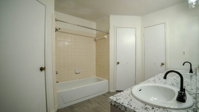 Building Photo - For Lease – Charming 3 Bedroom, 2 Bathroom Home Near Fort Hood