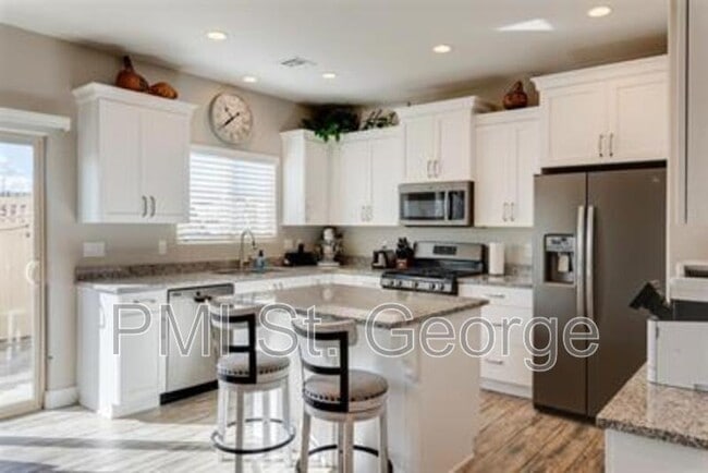 Building Photo - 1001 W Curly Hollow Dr