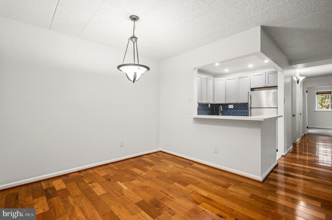 Building Photo - 93 Le Forge Ct