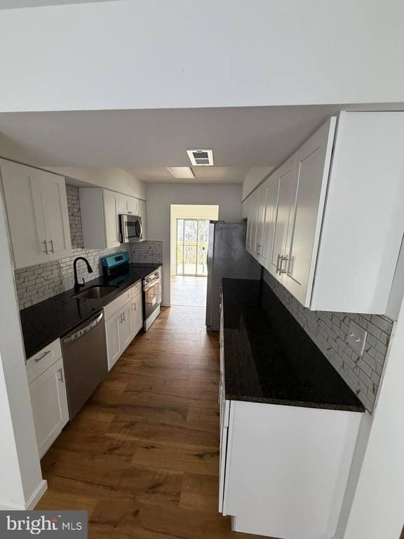 Building Photo - 7812 WHISTLING Ct