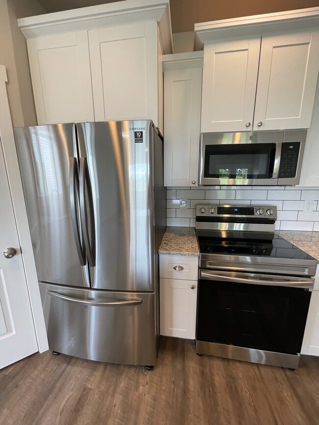 Fridge, range and microwave included - 9016 W Winona Rd