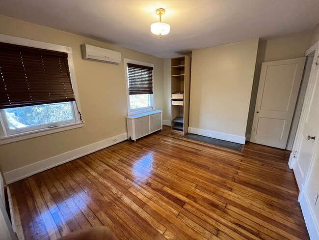 Building Photo - 2268 Shady Ave