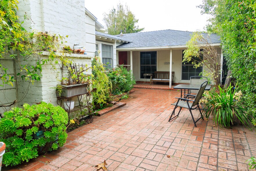 Primary Photo - 11364 Homedale St