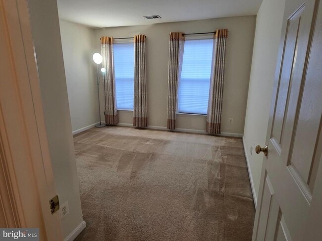 Building Photo - 43855 Chadwick Terrace