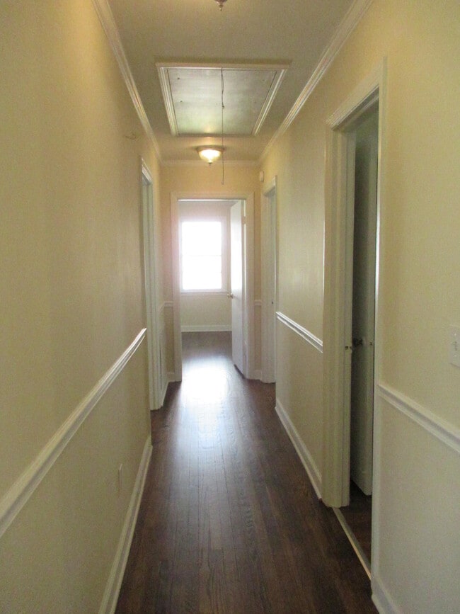 Building Photo - 38 Thelma St