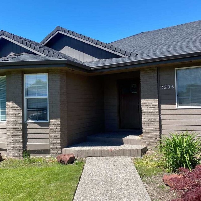 Building Photo - 2235 NW 15th St