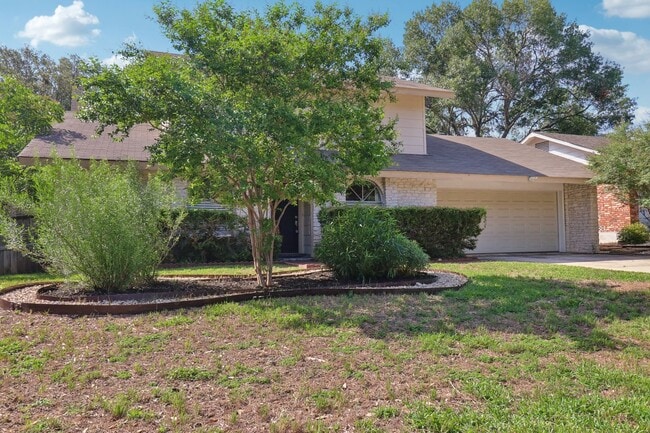 Building Photo - Beautifully Renovated Home with a Large Yard