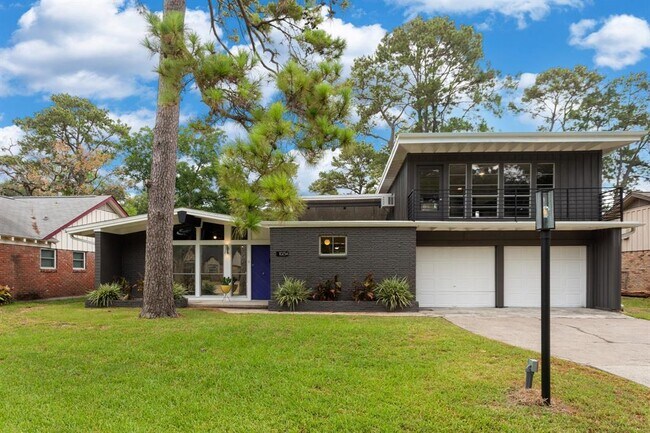 Primary Photo - 10234 Hazelhurst Dr