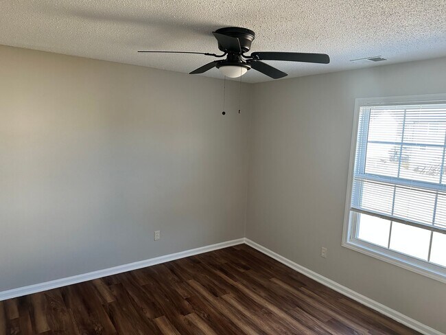 Building Photo - Spacious Two Bedroom Townhome In Kannapolis