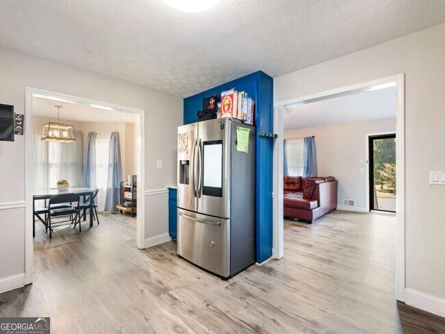 Building Photo - 443 Rhett Dr