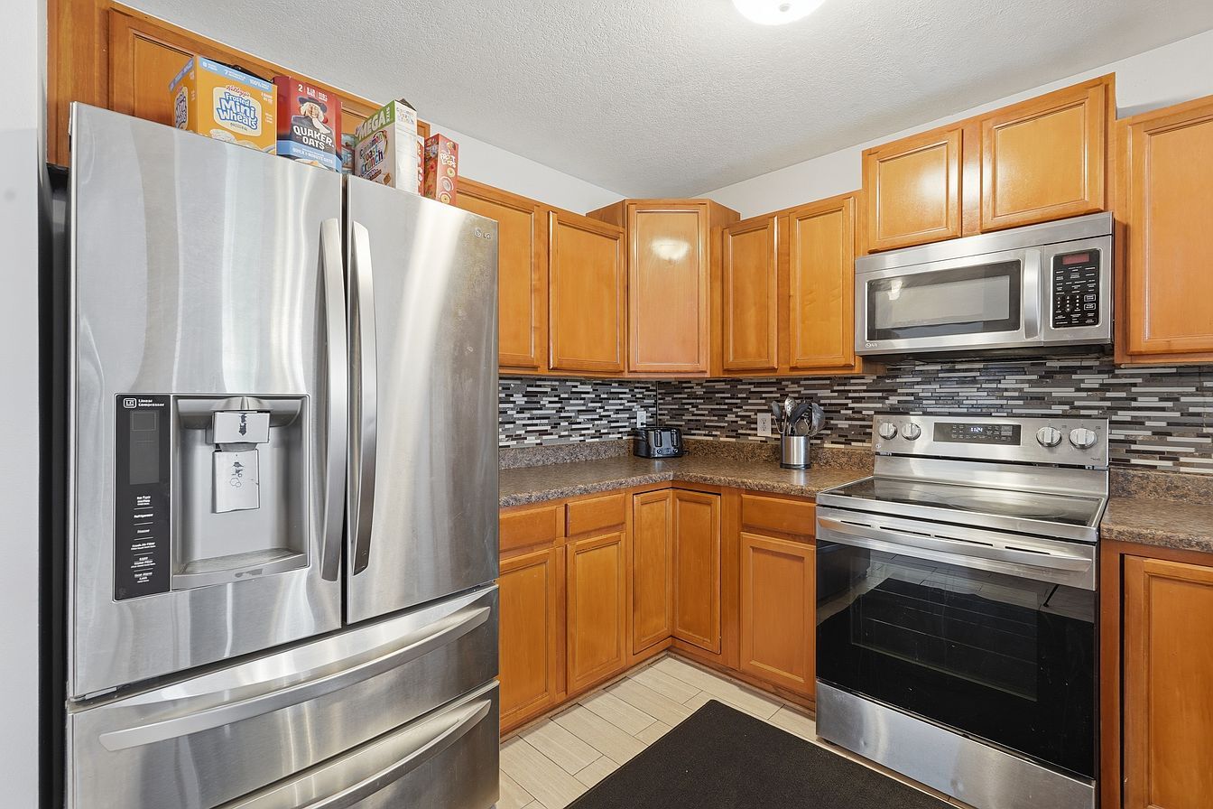 Building Photo - 4803 NE Trilein Dr