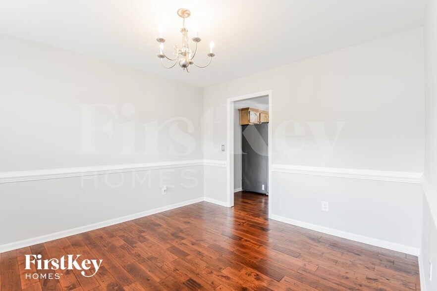 Building Photo - 6698 Knob Hill Ct