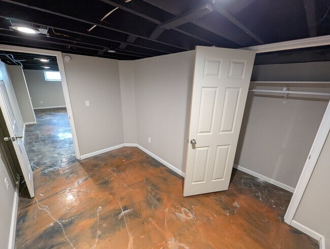 Building Photo - Grenshaw Greatness