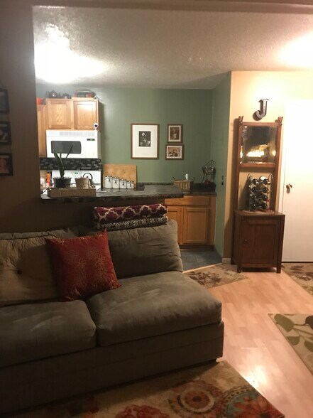 Building Photo - 7400 72nd Ln N