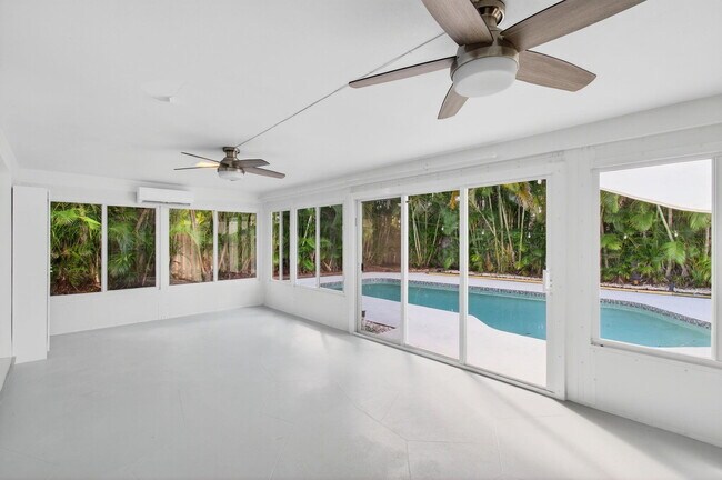 Building Photo - 699 NW 16th Ave