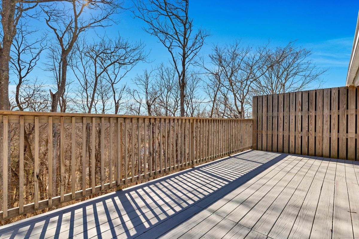 Building Photo - 15 Sunset Terrace
