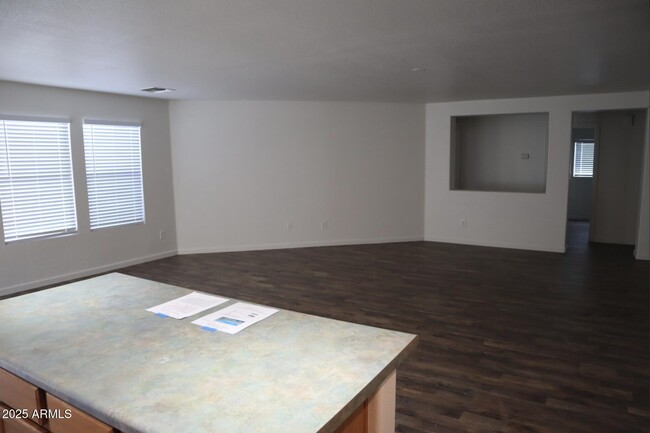 Building Photo - 2745 W Sunshine Butte Dr