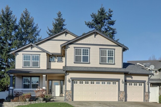 Building Photo - Well Maintained House Tucked Away on Dead-End Street Available!