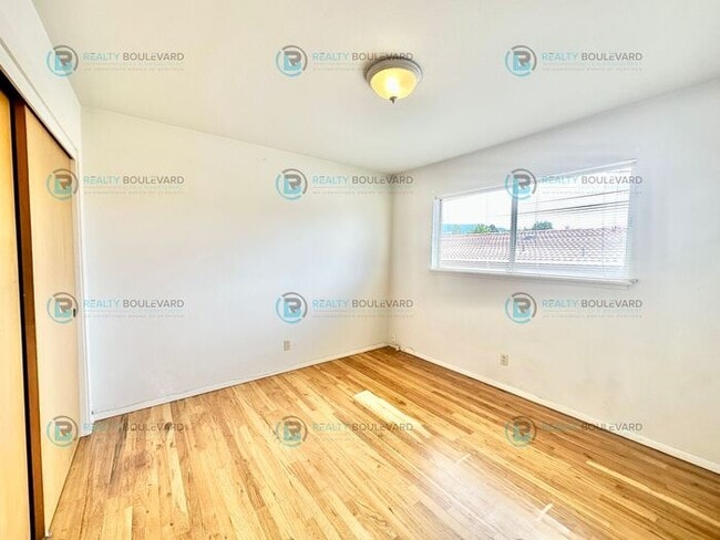 Building Photo - 1 Bedroom 1 Bath + Office next to Idlewild Park & the Truckee River