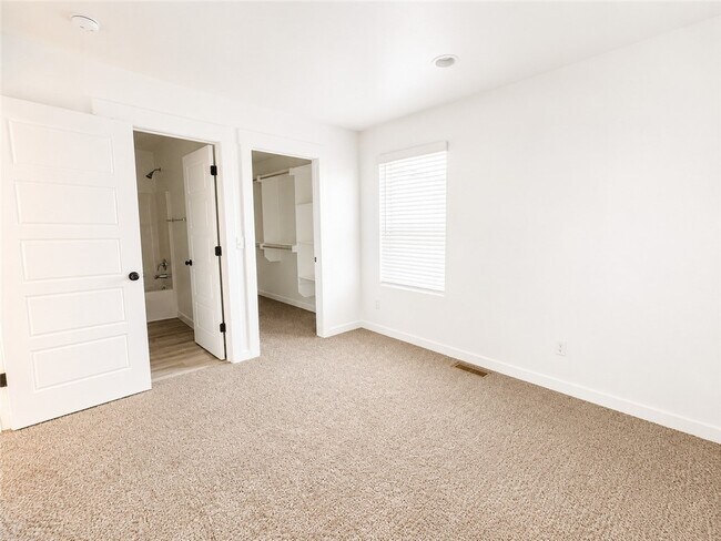 Building Photo - 1031 Boardwalk Ave