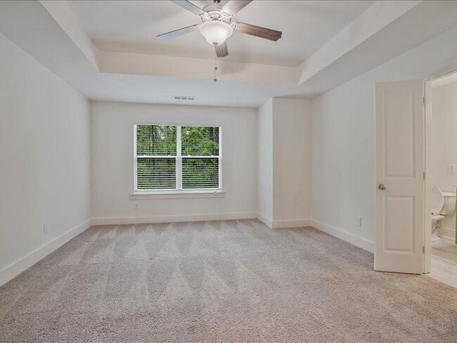 Building Photo - 1809 Edgehill Dr