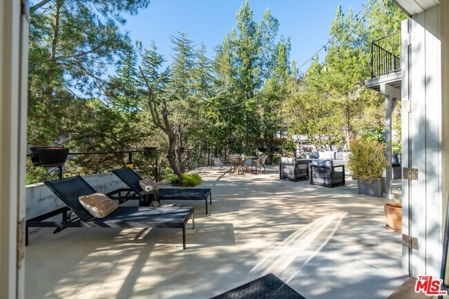 Building Photo - 7560 Devista Dr