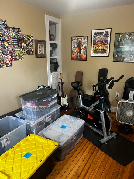 Building Photo - 147 Woodlawn Ave