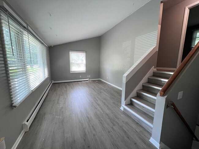 Building Photo - Two Bedroom Duplex with Heat Included! Near Grand Valley!