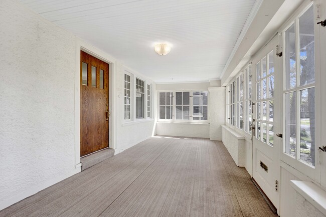 Building Photo - 636 S Euclid Ave