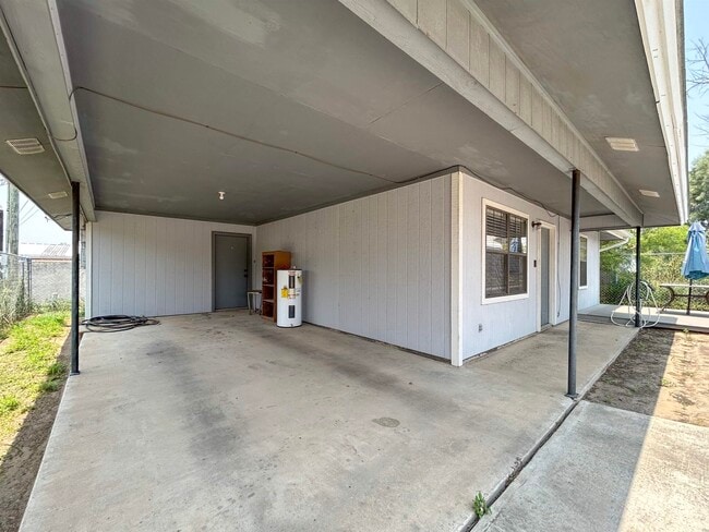 Building Photo - 1707 Delmar St