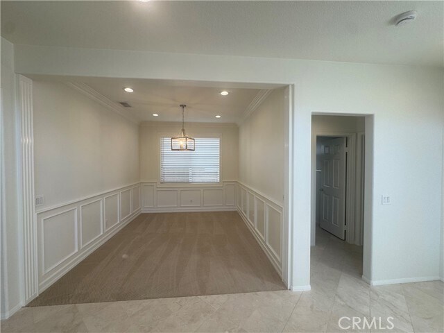 Building Photo - 27935 Hedgeline Dr