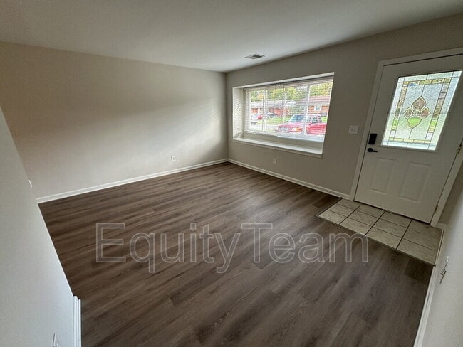 Building Photo - 238 Diston Ln