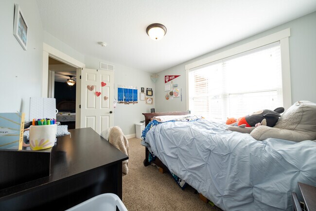 Building Photo - 15615 Dunberry Way