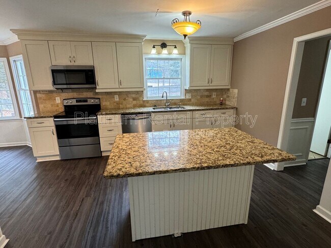 Building Photo - 2990 Summit Ridge