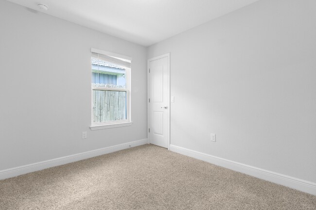 Building Photo - 8422 Rose Ave