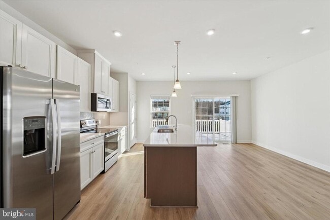 Building Photo - 208 River Birch Wy