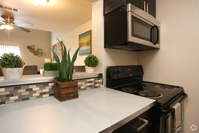 Interior Photo - (OLD)Hulen Park Place (NEW)