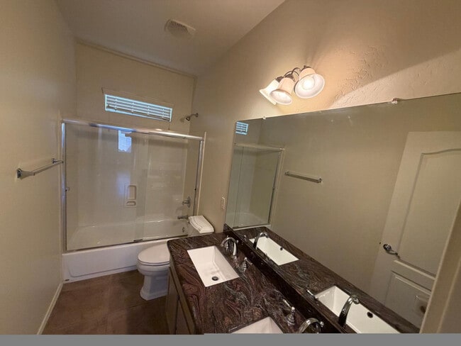 Building Photo - 5233 E Carmel Ave